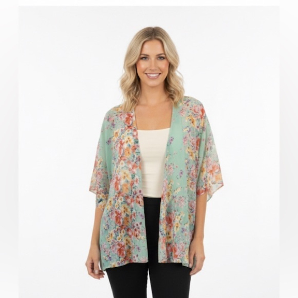 Lovers + Friends small floral kimono
